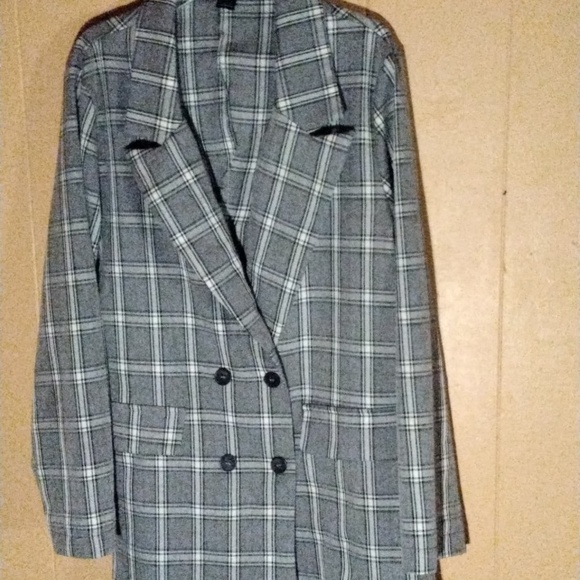 A plaid Shein pant suit - Picture 2 of 7